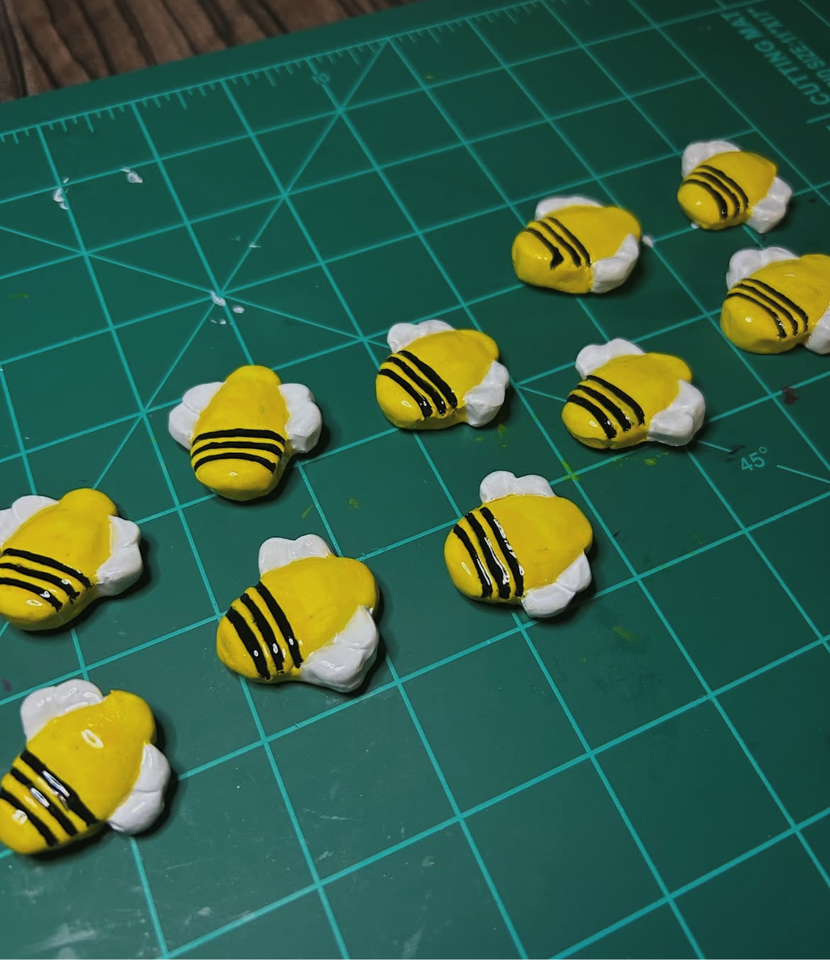 Bee magnets